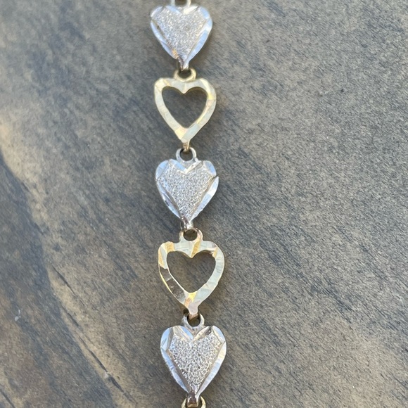 14k Gold Heart Bracelet - Picture 3 of 5